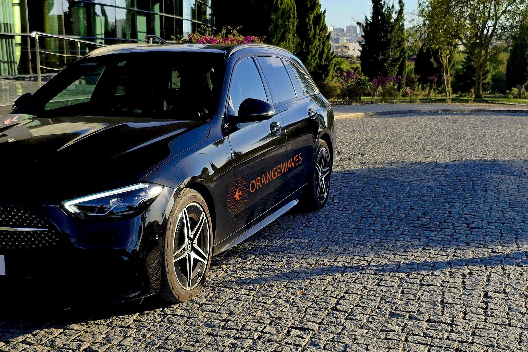 Orangewaves - Transfers & Tours